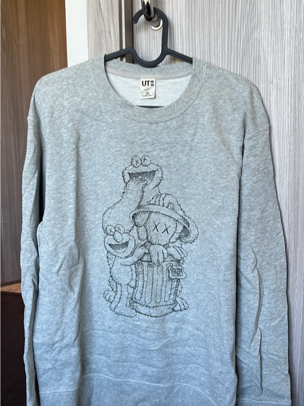 Uniqlo x KAWS Men’s Light Gray Crewneck Sweatshirt with Graphic